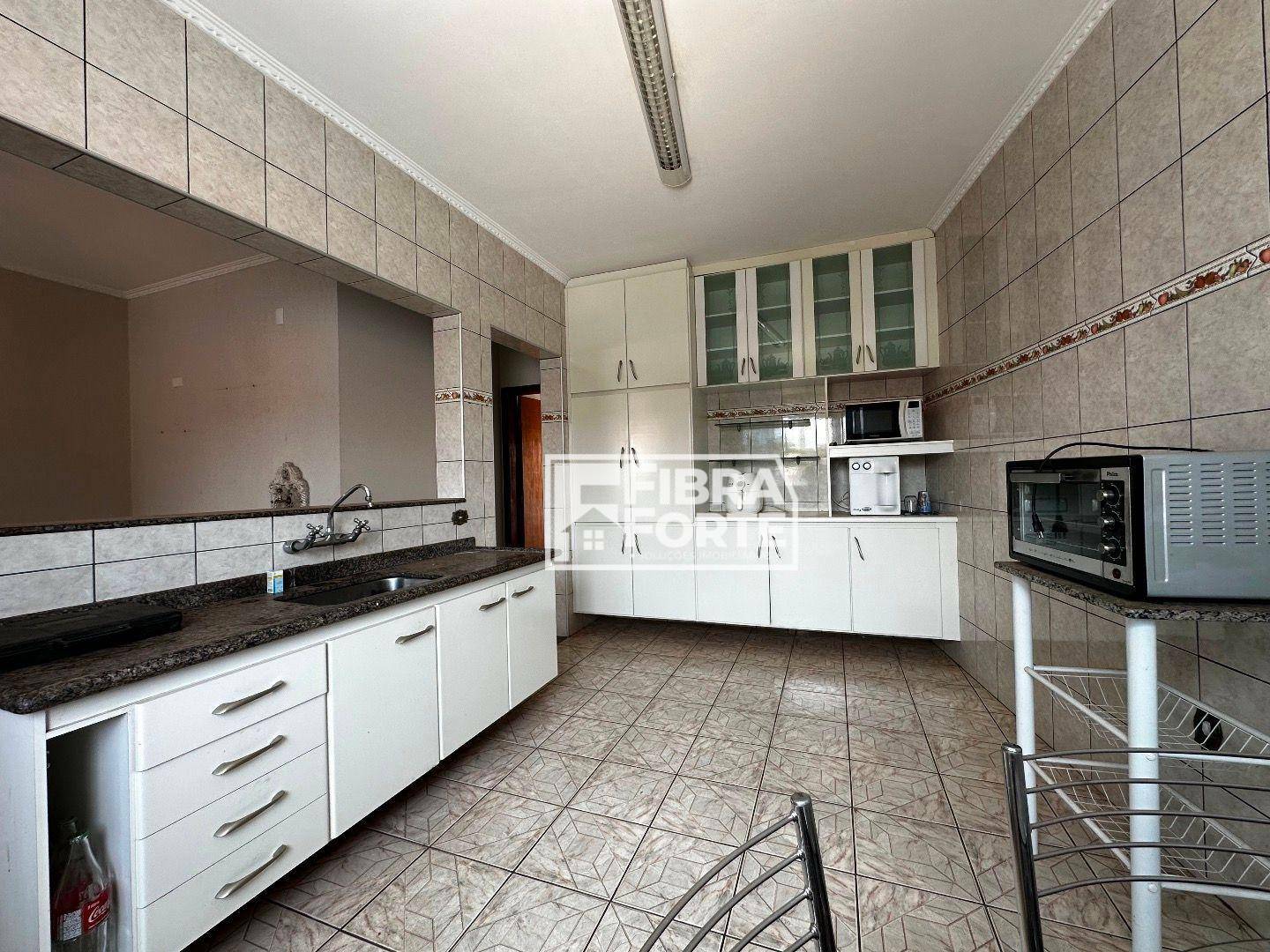 Casa à venda com 4 quartos, 230m² - Foto 25