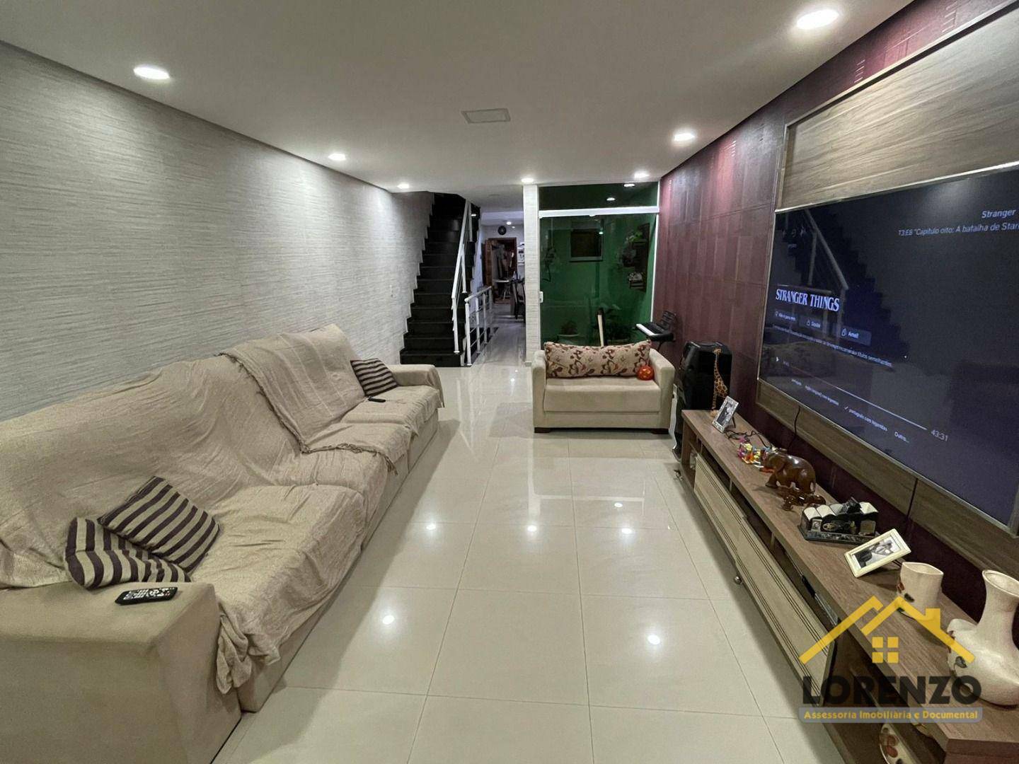 Sobrado à venda com 3 quartos, 250m² - Foto 2