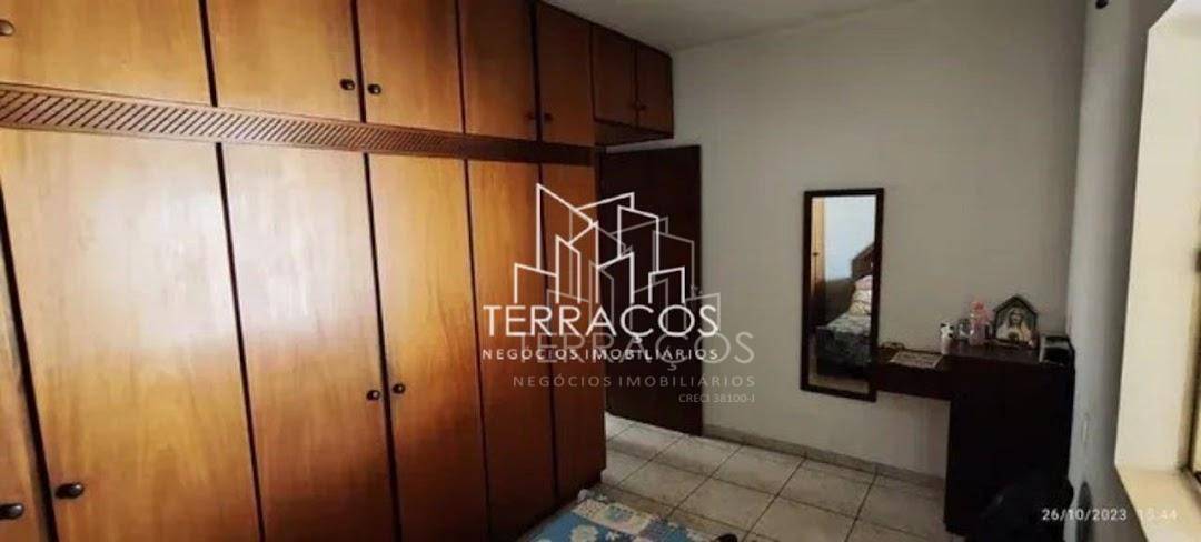 Casa à venda com 4 quartos, 226m² - Foto 12