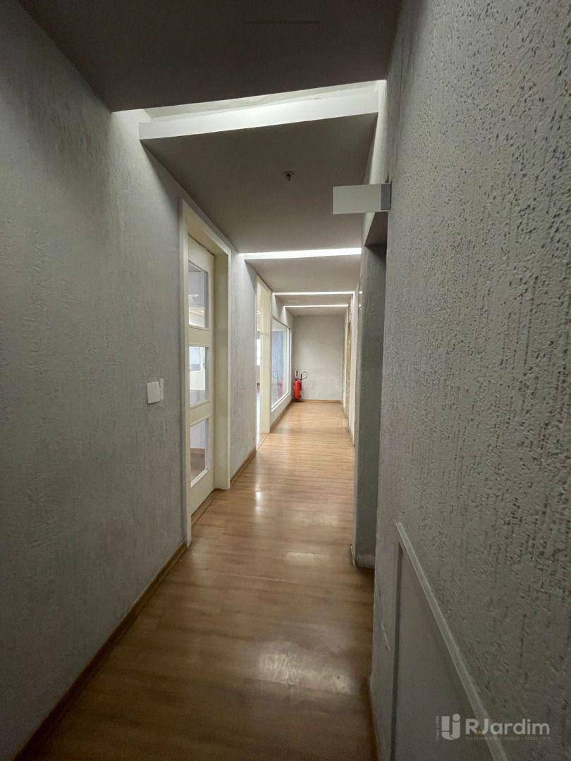 Prédio Inteiro para alugar, 300m² - Foto 1