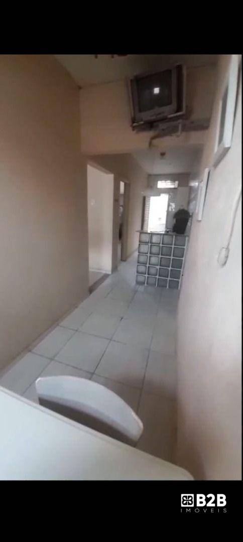 Casa à venda com 1 quarto, 60m² - Foto 4