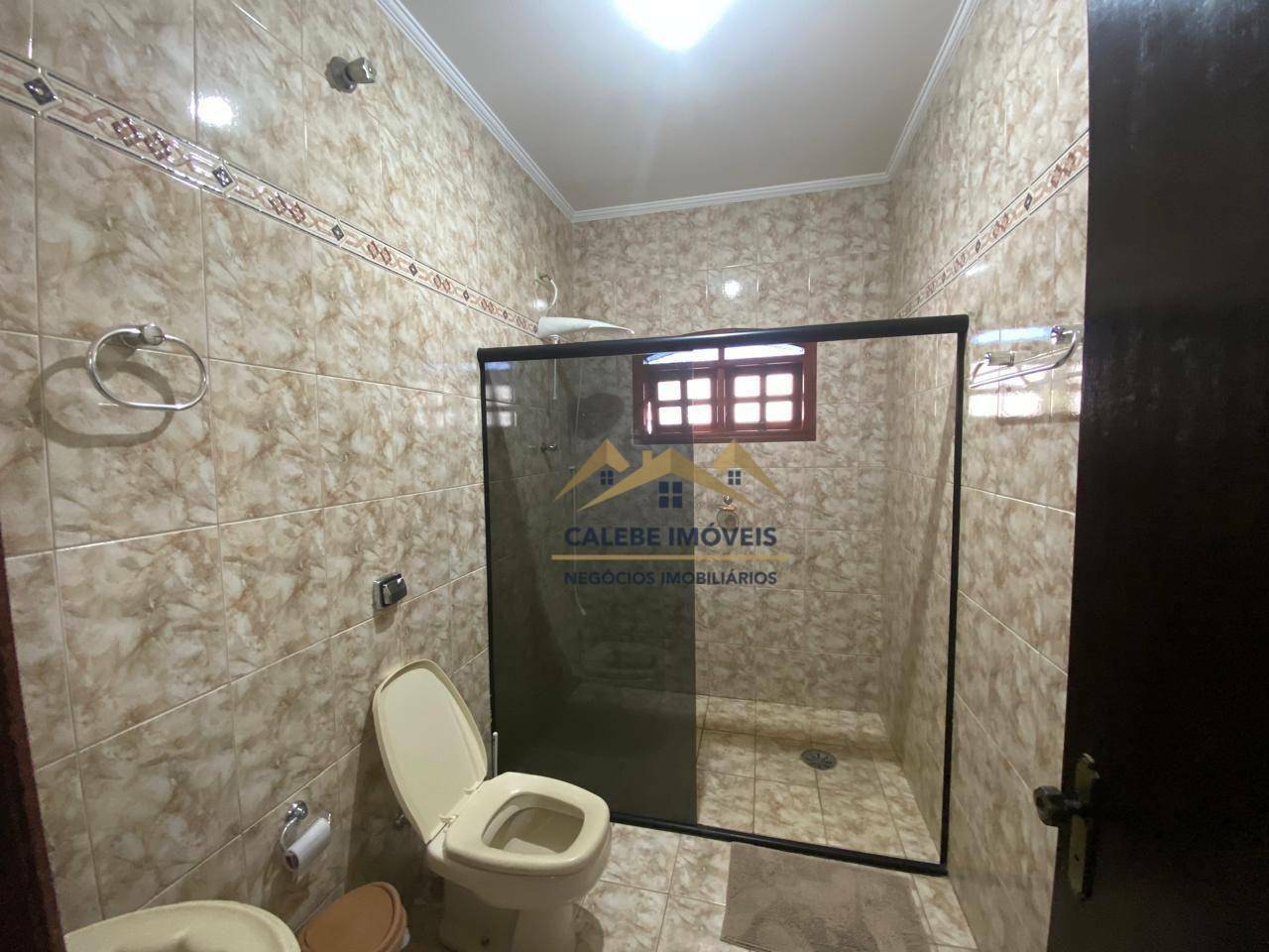 Chácara à venda com 4 quartos, 450m² - Foto 17