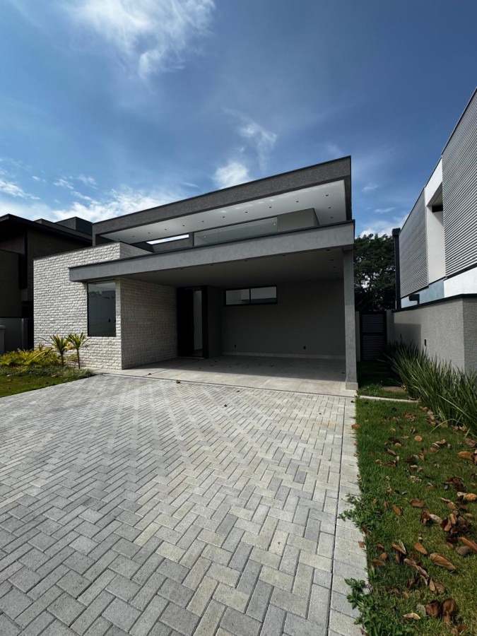 Casa de Condomínio à venda com 3 quartos, 258m² - Foto 1