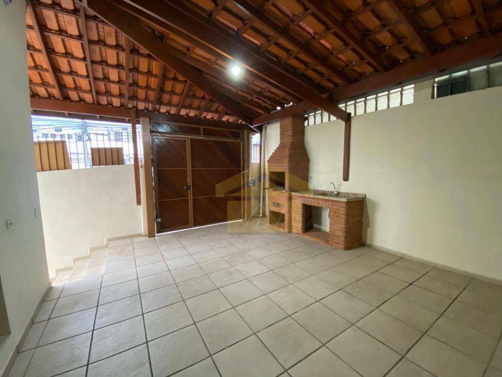 Sobrado à venda com 3 quartos, 150m² - Foto 1