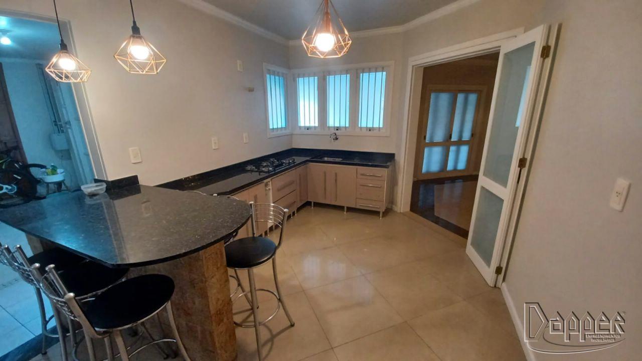 Casa à venda com 3 quartos, 151m² - Foto 4