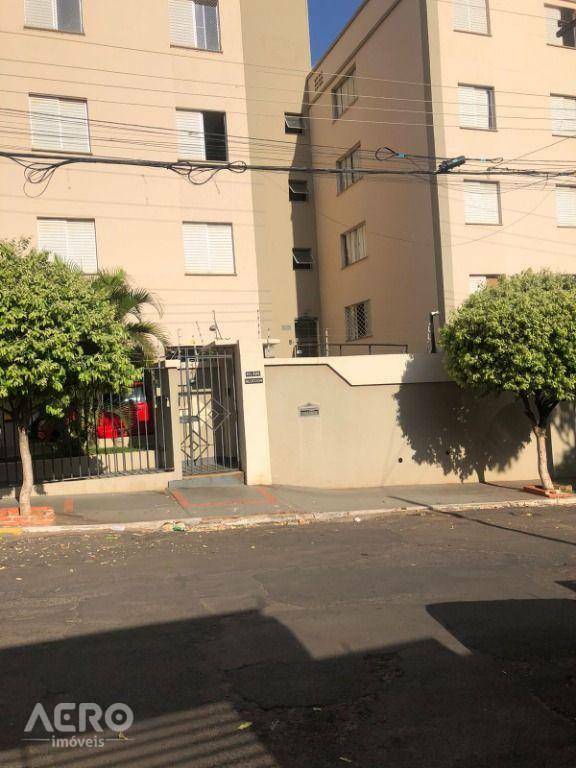 Apartamento à venda com 3 quartos, 94m² - Foto 1