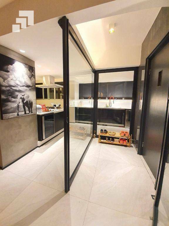 Apartamento à venda com 3 quartos, 185m² - Foto 6