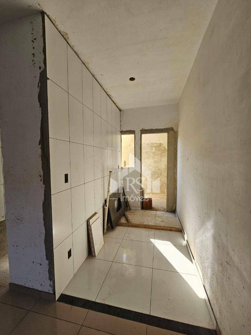 Casa de Condomínio à venda com 2 quartos, 50m² - Foto 2