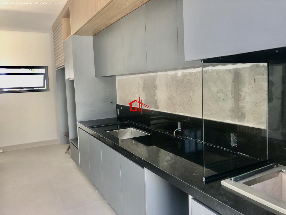 Casa de Condomínio à venda com 3 quartos, 190m² - Foto 1