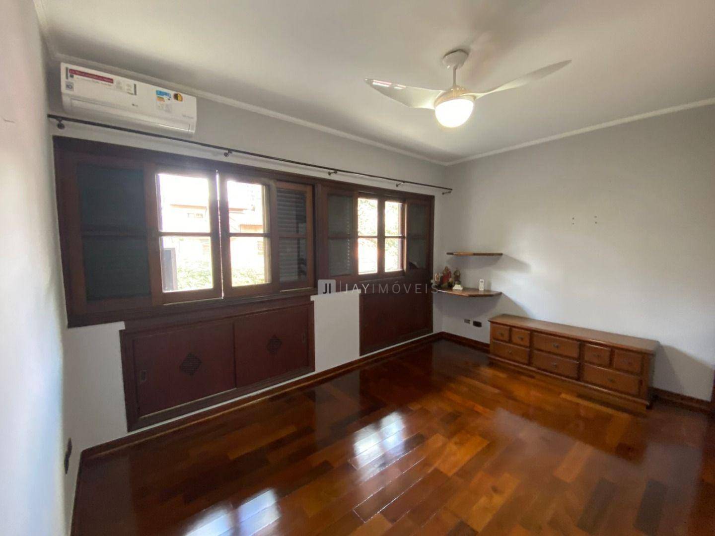 Sobrado à venda com 4 quartos, 340m² - Foto 35