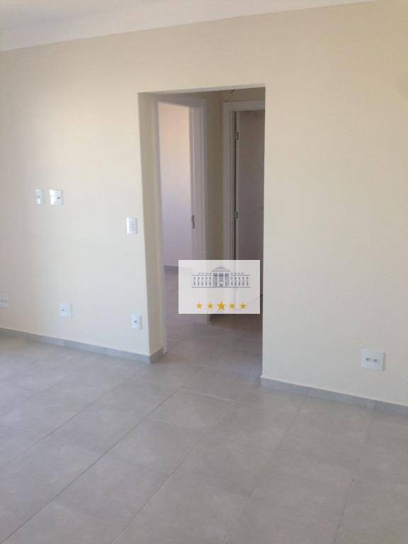 Apartamento à venda com 2 quartos, 75m² - Foto 3