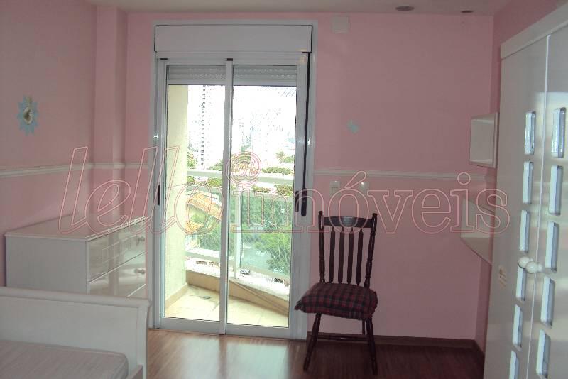 Apartamento para alugar com 4 quartos, 240m² - Foto 15