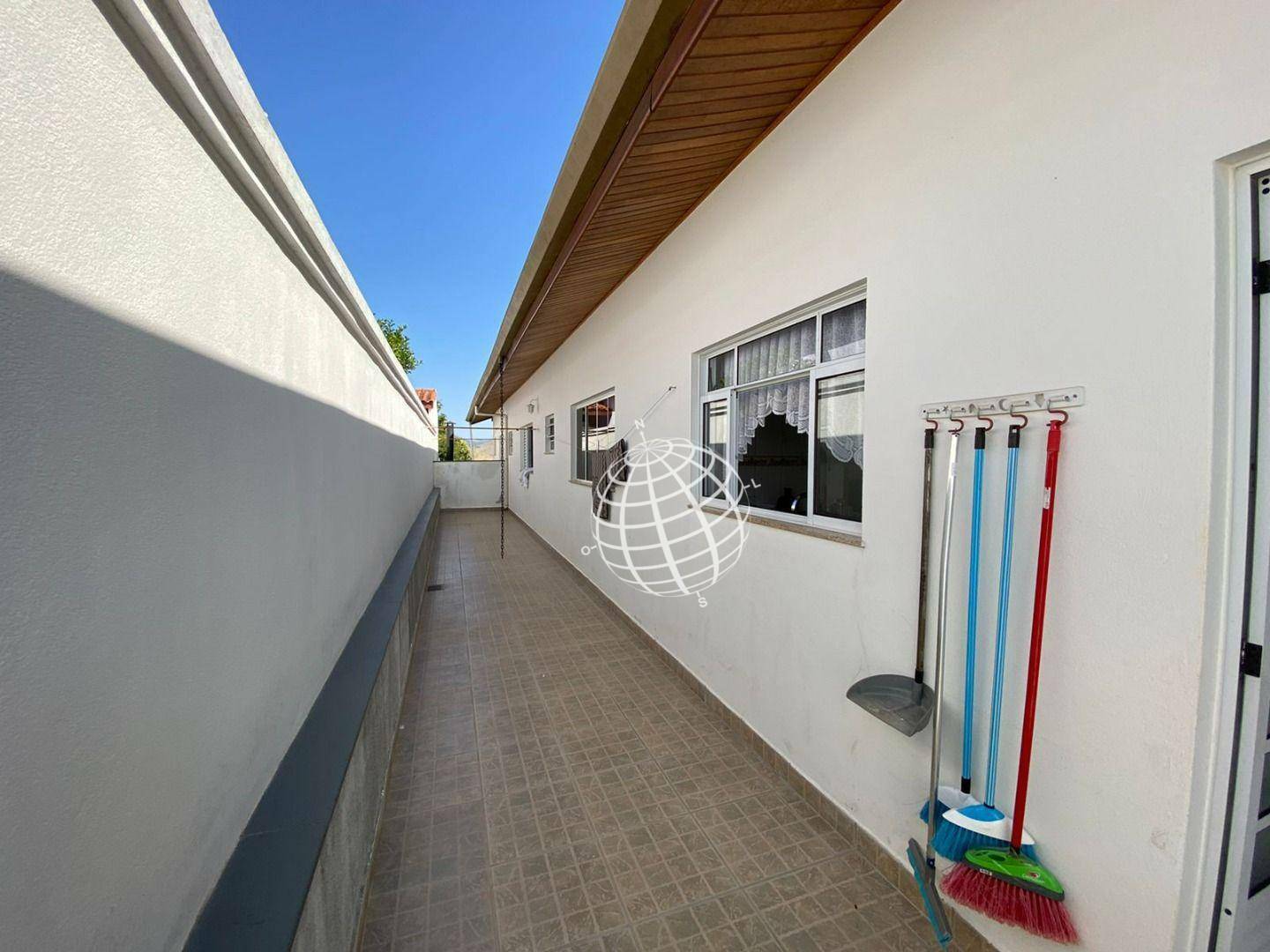 Casa à venda com 5 quartos, 340m² - Foto 9