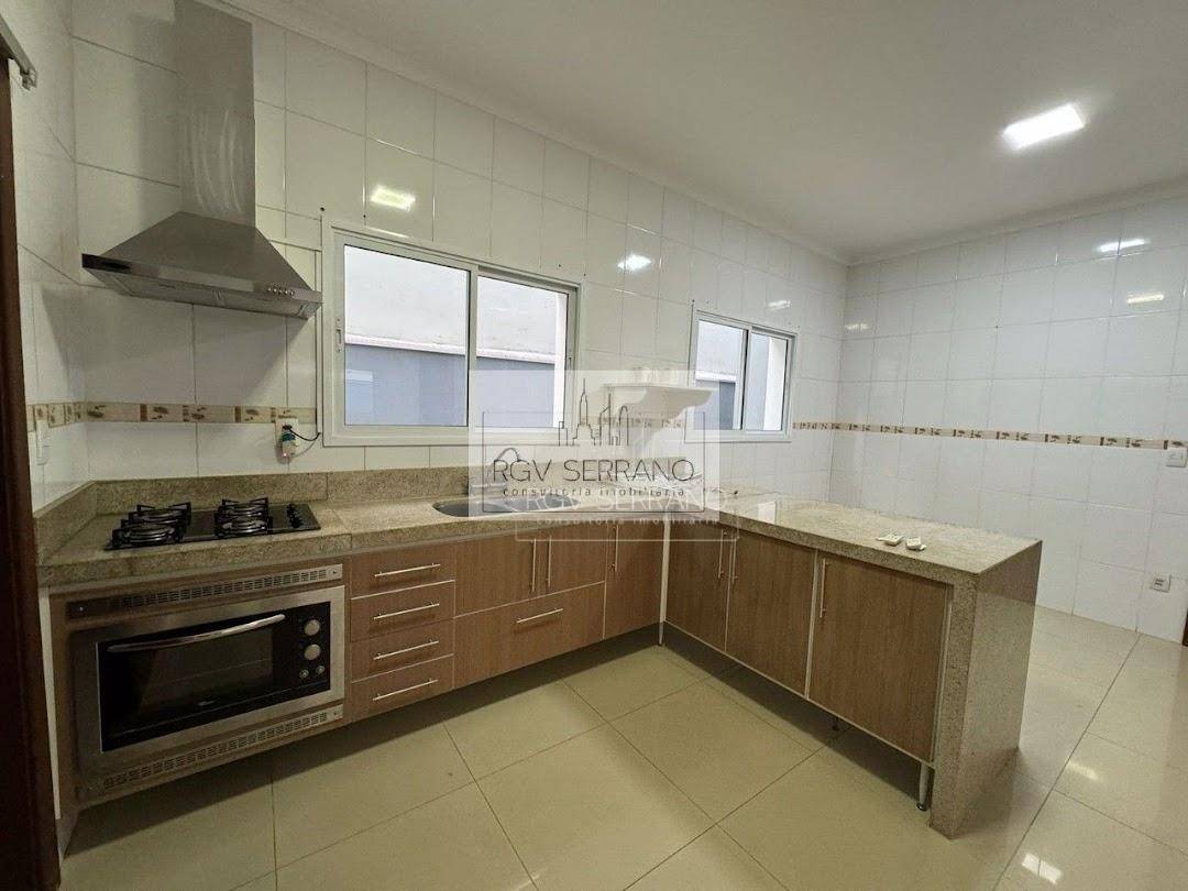 Casa de Condomínio para alugar com 5 quartos, 405m² - Foto 10
