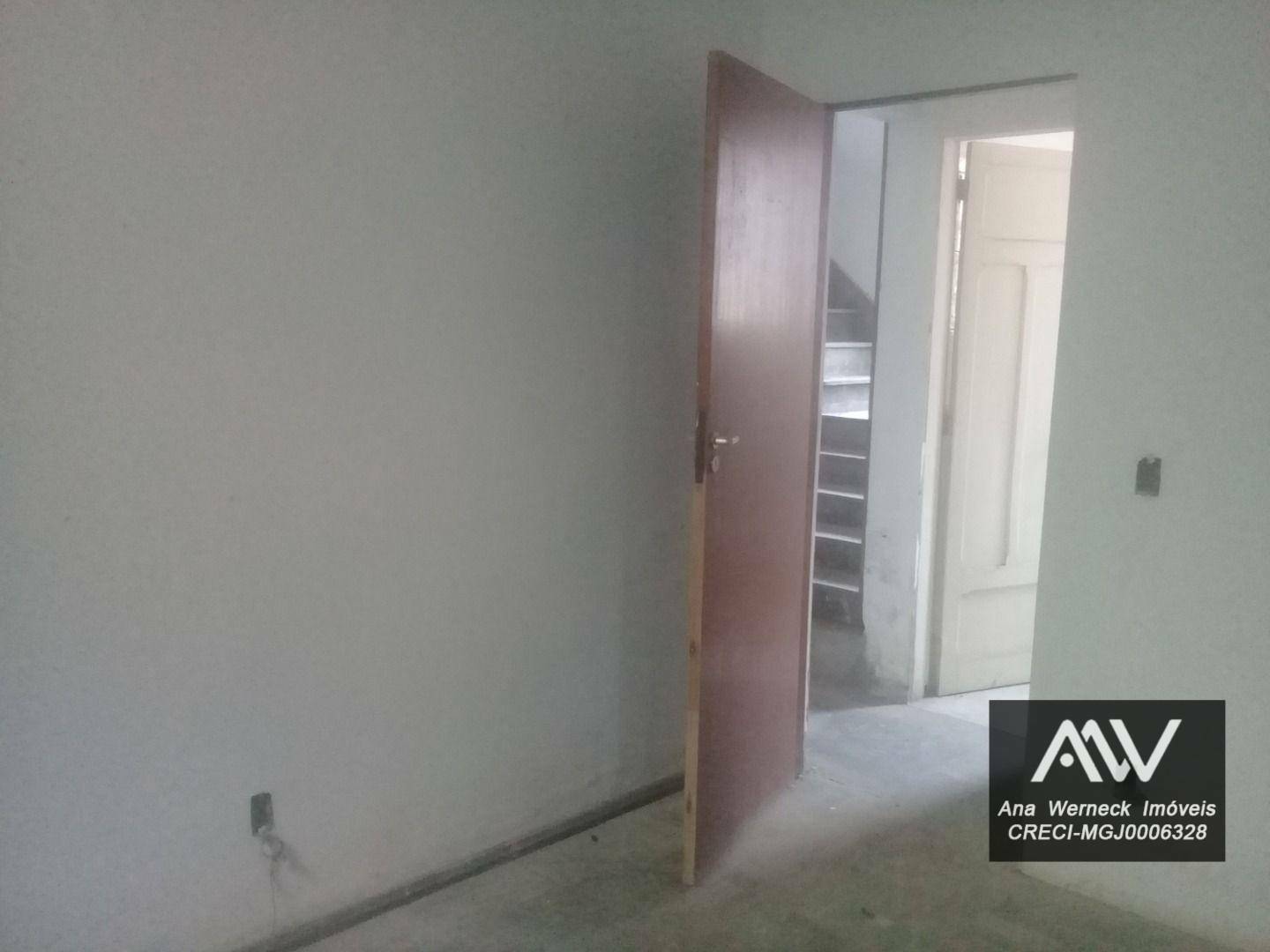 Casa à venda com 10 quartos, 200m² - Foto 22