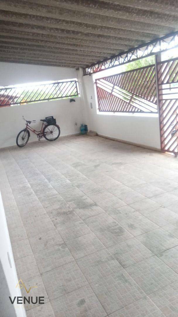 Casa à venda com 3 quartos, 250m² - Foto 2