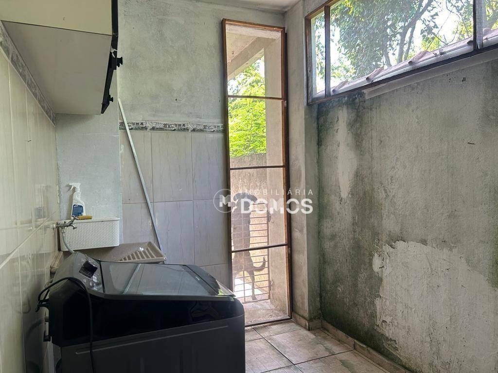 Casa à venda com 4 quartos, 300m² - Foto 30