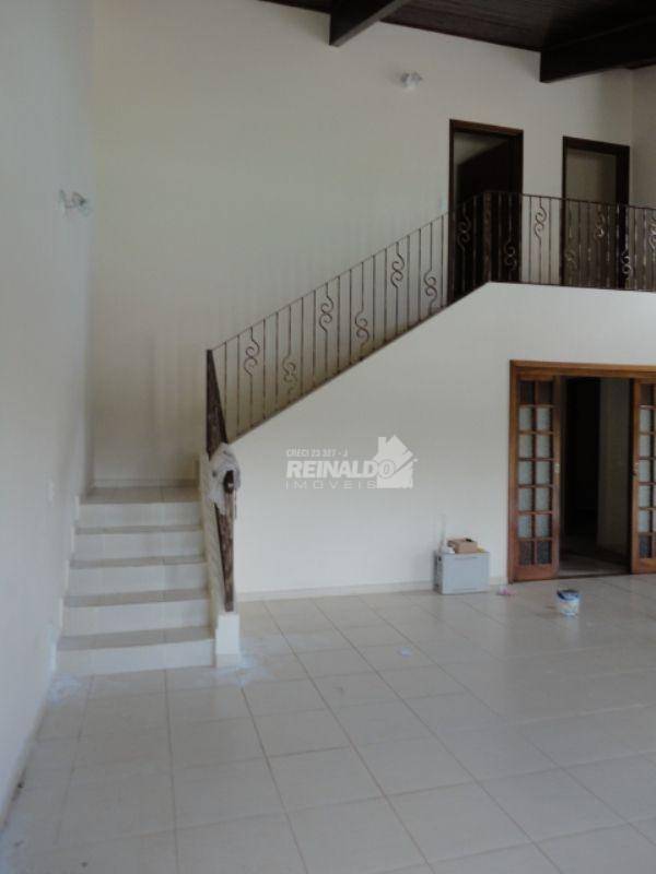 Casa de Condomínio para alugar com 3 quartos, 250m² - Foto 13