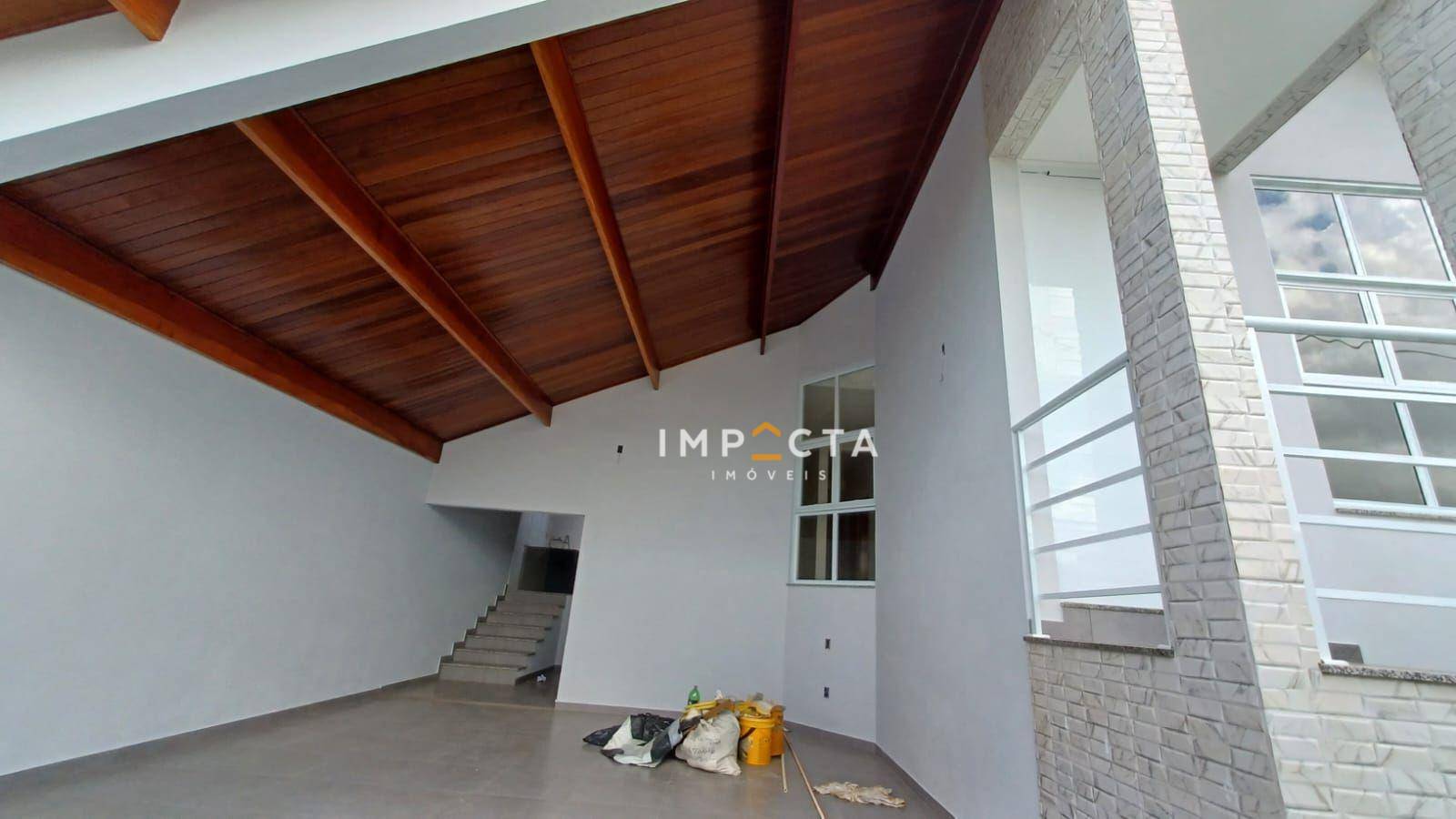 Casa à venda com 3 quartos, 145m² - Foto 1