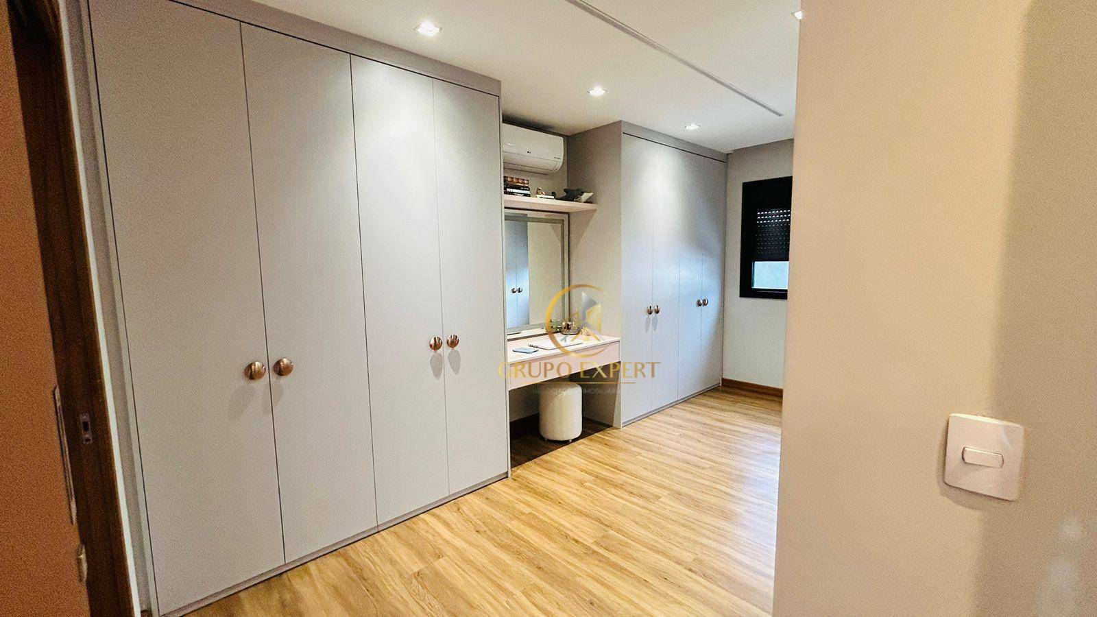 Sobrado à venda com 4 quartos, 323m² - Foto 7