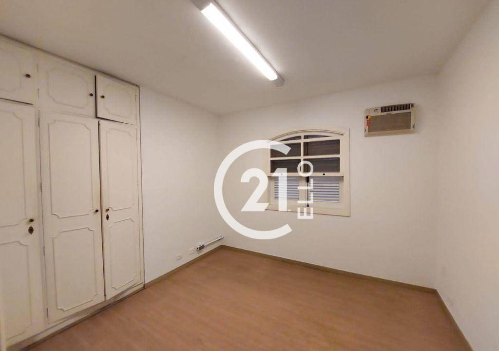 Casa de Condomínio para alugar com 3 quartos, 300m² - Foto 13