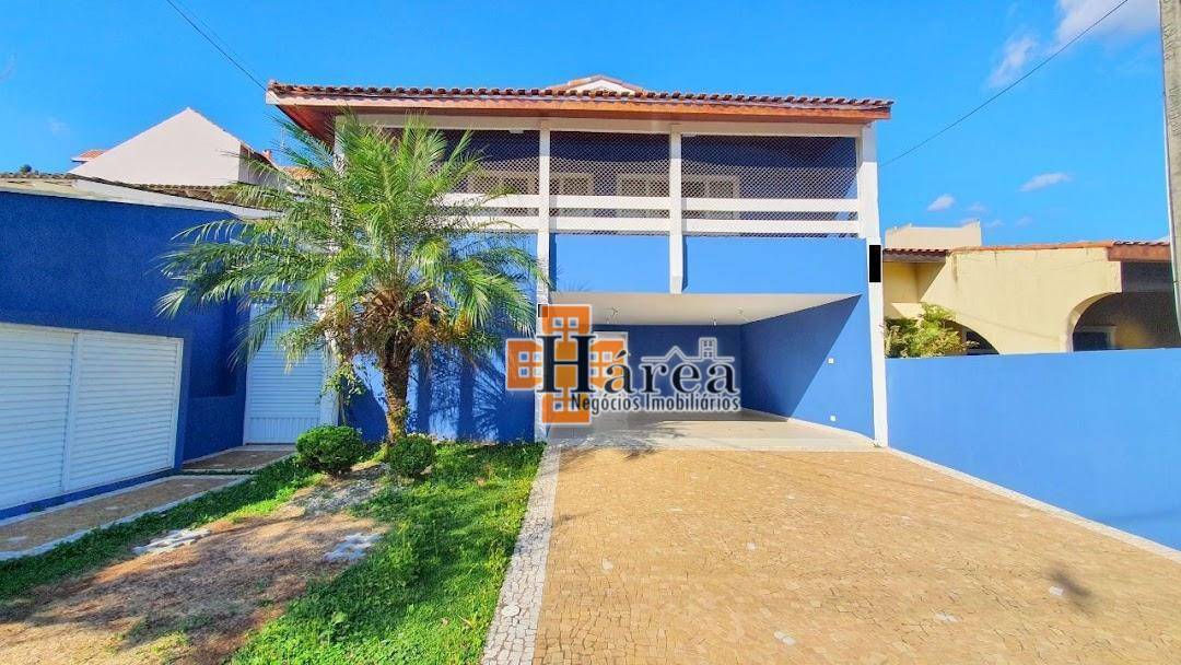 Sobrado à venda com 3 quartos, 241m² - Foto 1
