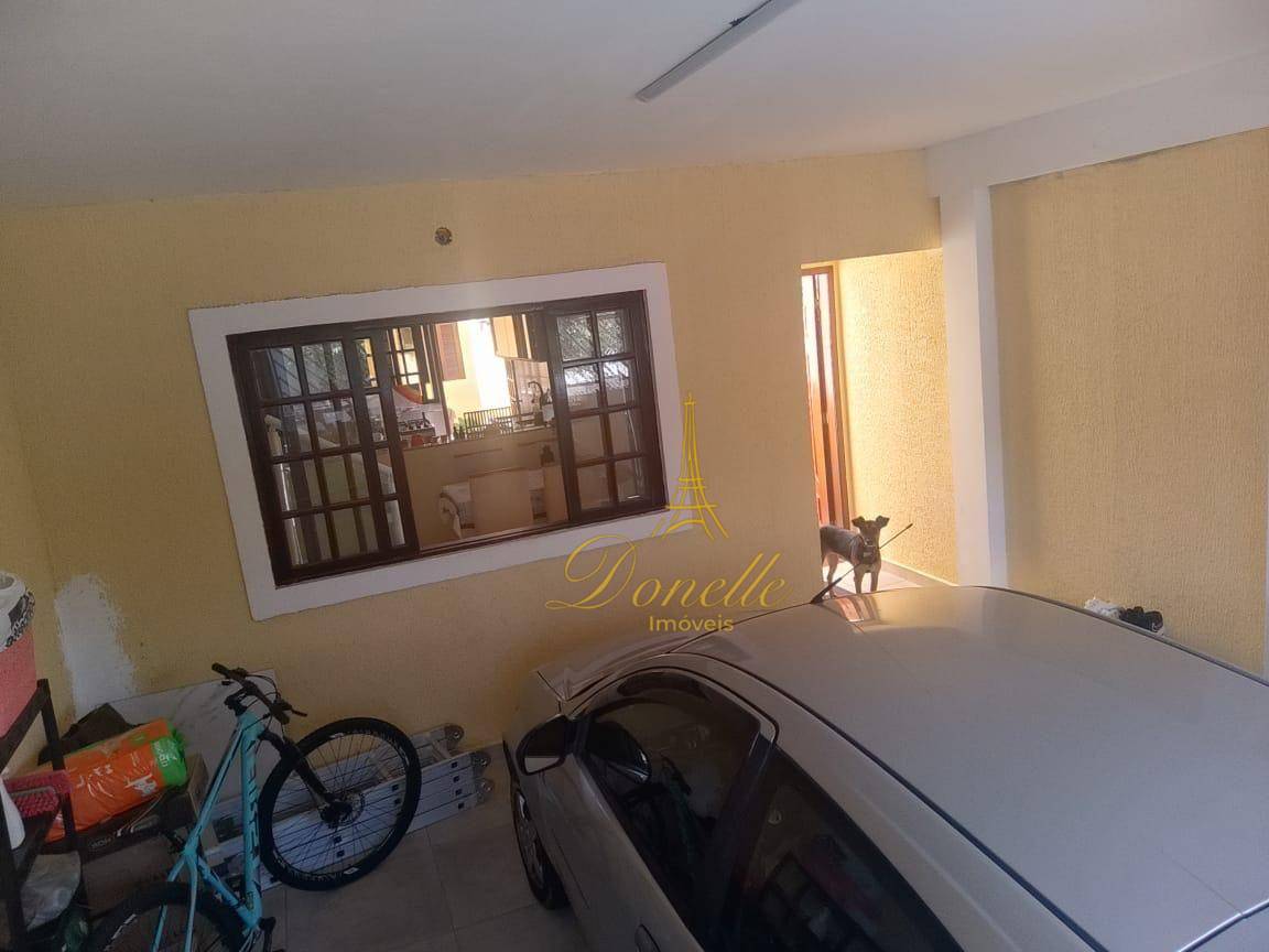 Sobrado à venda com 4 quartos, 194m² - Foto 1