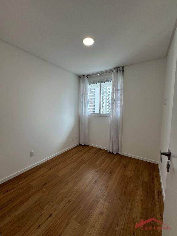 Apartamento para alugar com 2 quartos, 67m² - Foto 15