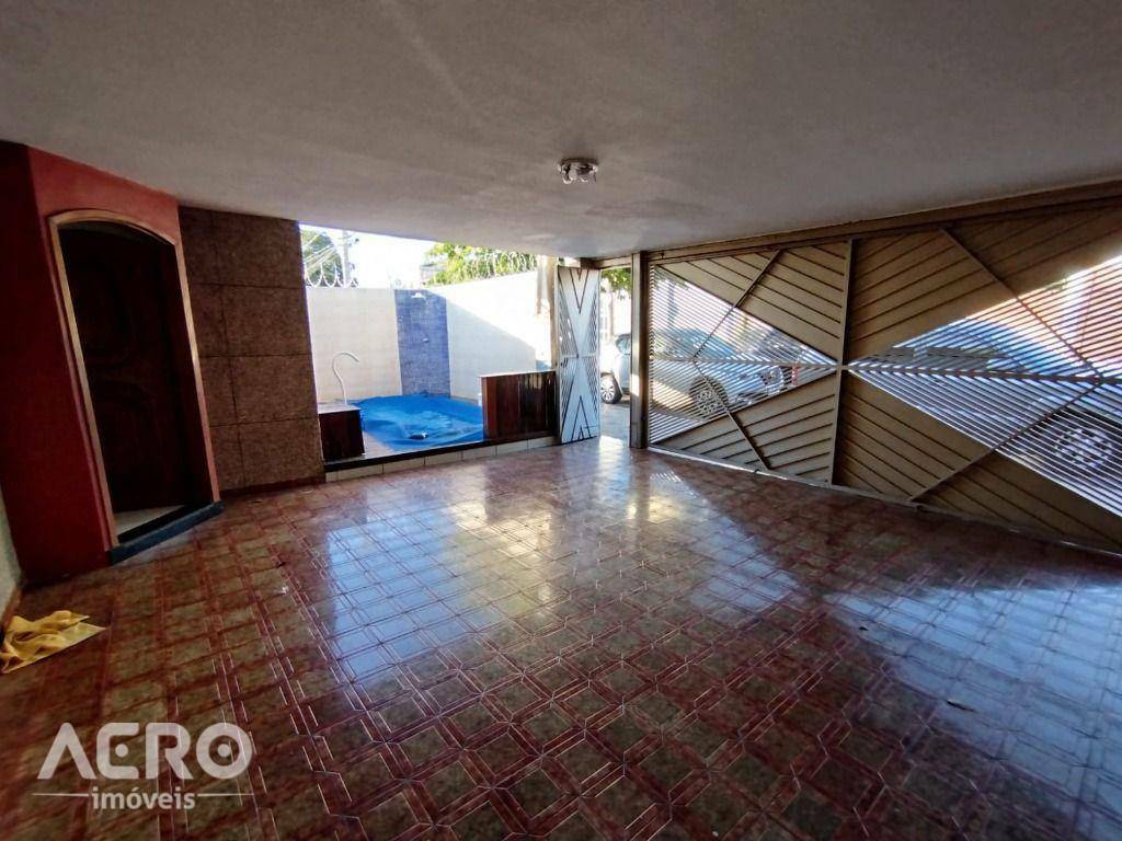 Casa para alugar com 3 quartos, 210m² - Foto 3