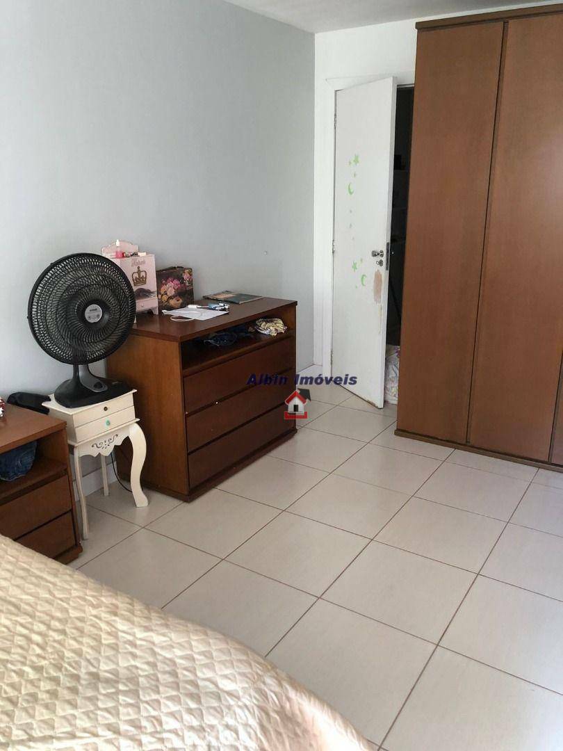 Casa à venda com 3 quartos, 131m² - Foto 17