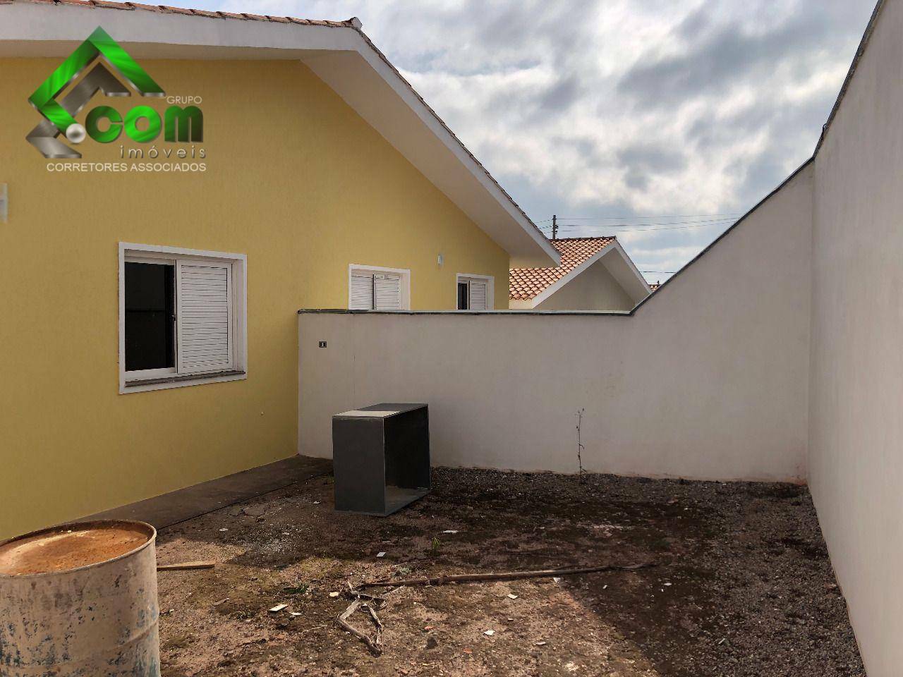 Casa à venda com 3 quartos, 81m² - Foto 4