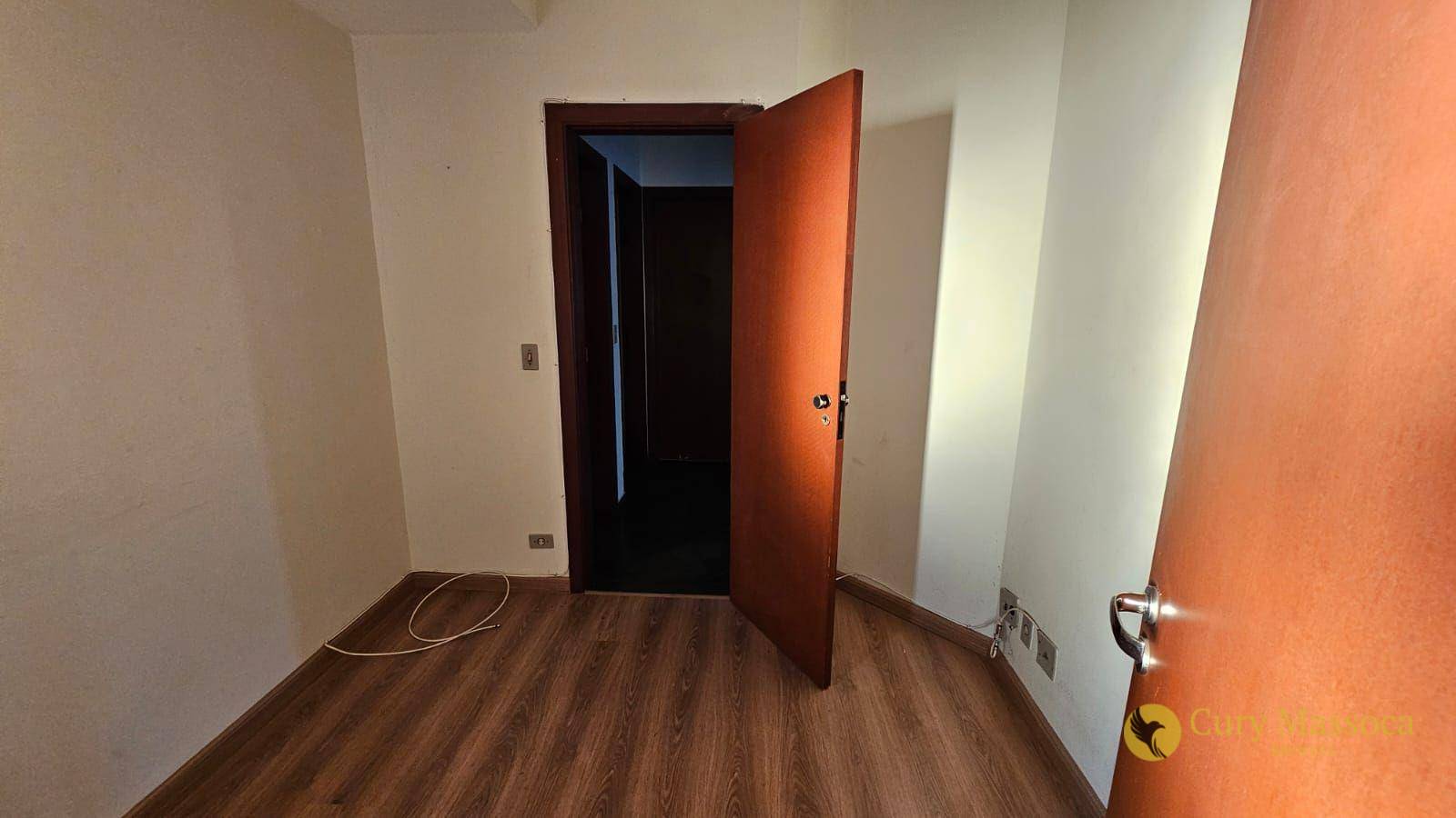 Apartamento para alugar com 3 quartos, 96m² - Foto 10