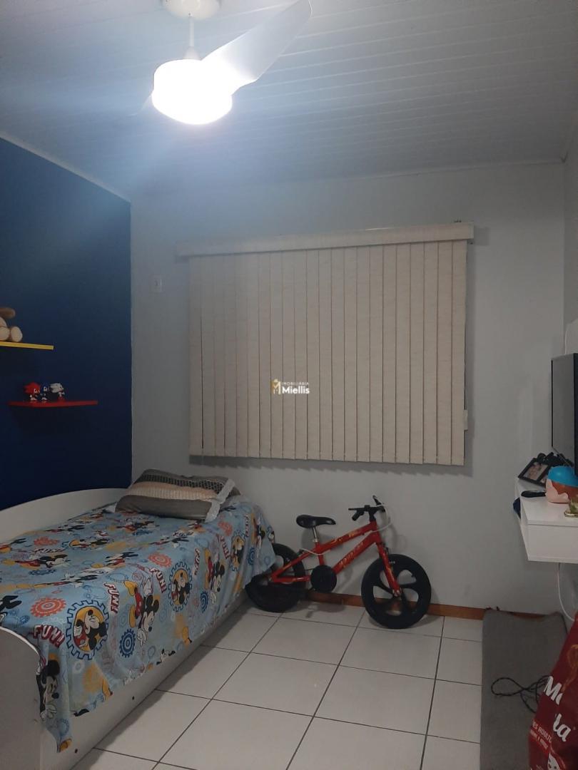 Casa à venda com 2 quartos, 60m² - Foto 7