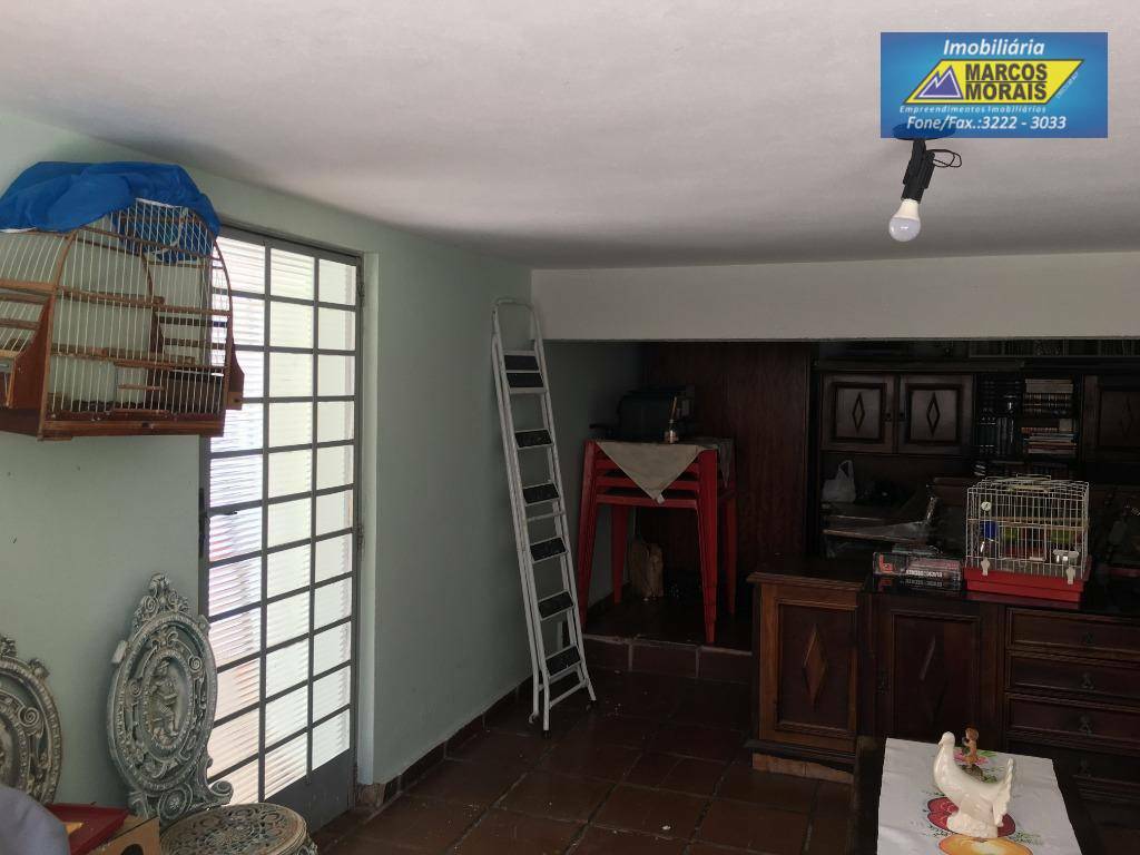 Casa à venda e aluguel com 3 quartos, 180m² - Foto 30