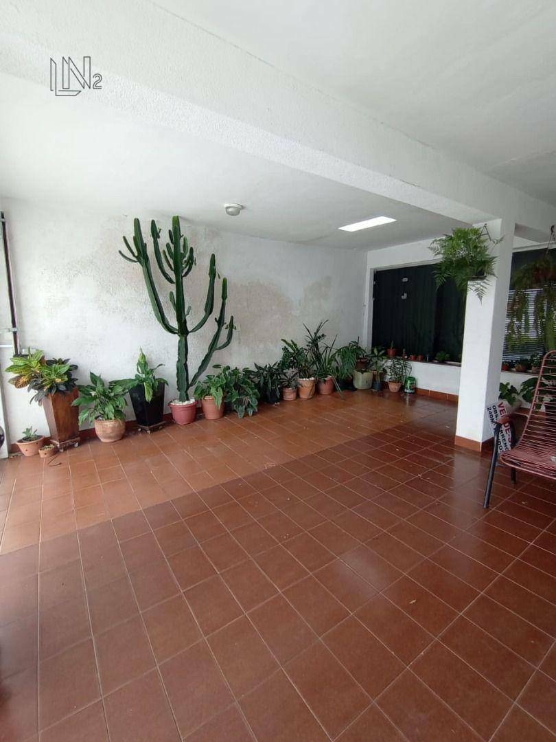 Sobrado à venda com 3 quartos, 260m² - Foto 2