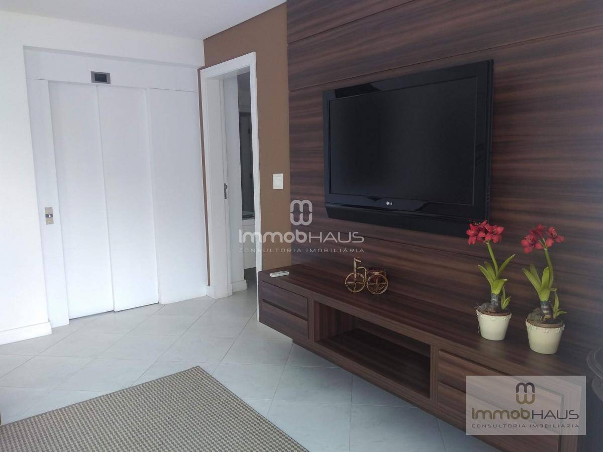 Apartamento à venda com 3 quartos, 186m² - Foto 9