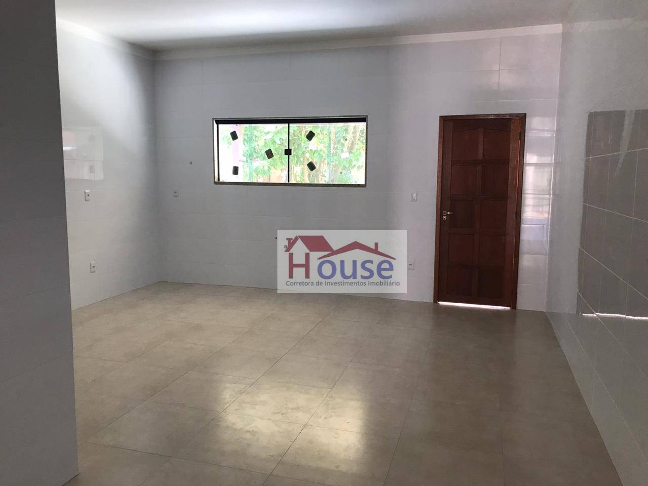 Casa à venda com 4 quartos, 170m² - Foto 4