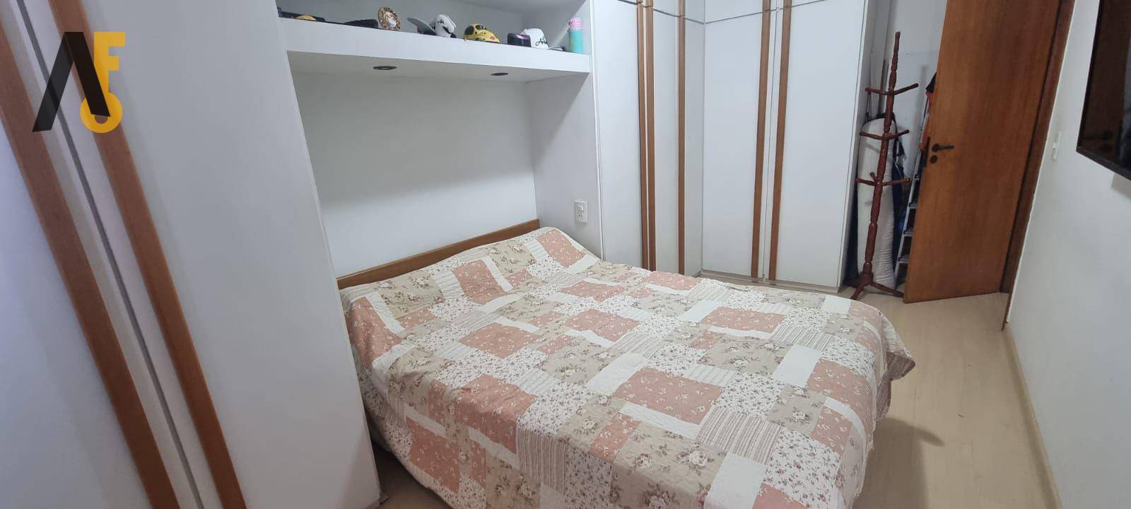 Apartamento à venda com 2 quartos, 64m² - Foto 11