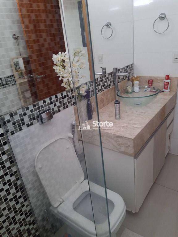 Apartamento à venda com 3 quartos, 84m² - Foto 3