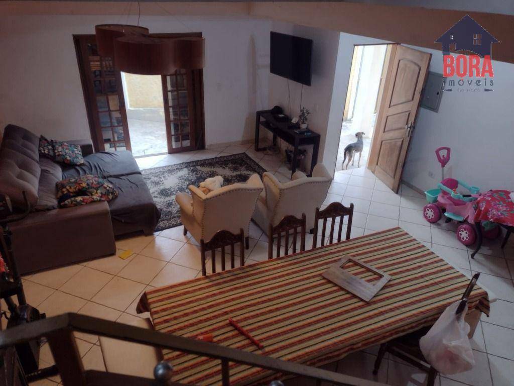 Sobrado à venda com 4 quartos, 261m² - Foto 1