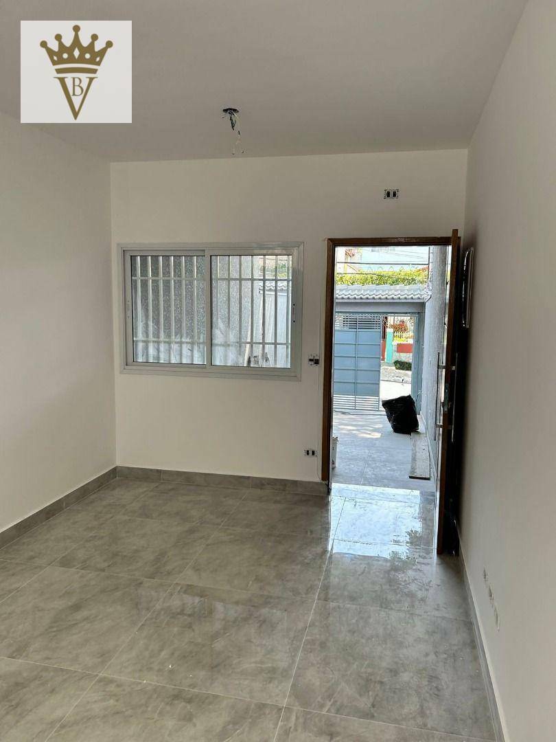 Casa à venda com 3 quartos, 141m² - Foto 1