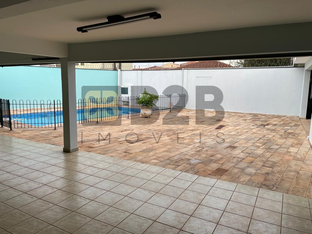 Casa à venda com 3 quartos, 328m² - Foto 27