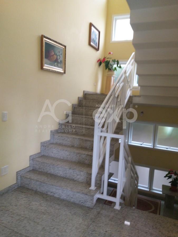 Casa à venda com 4 quartos, 584m² - Foto 2