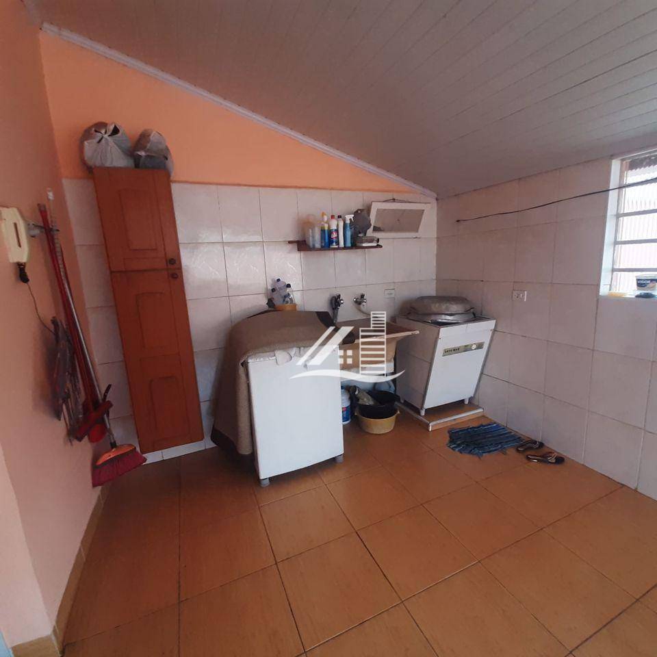 Sobrado à venda com 3 quartos, 271m² - Foto 1