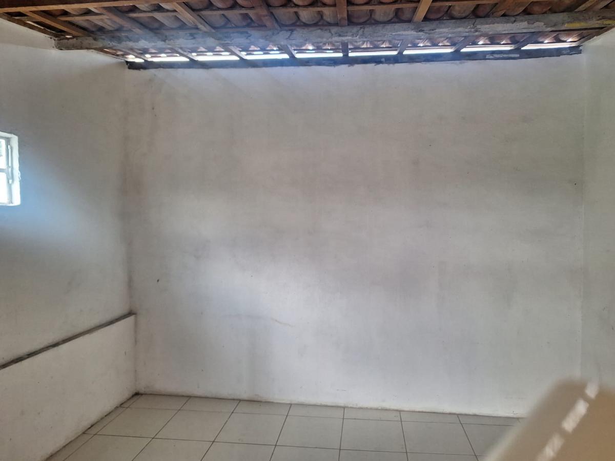 Casa para alugar com 2 quartos, 200m² - Foto 4