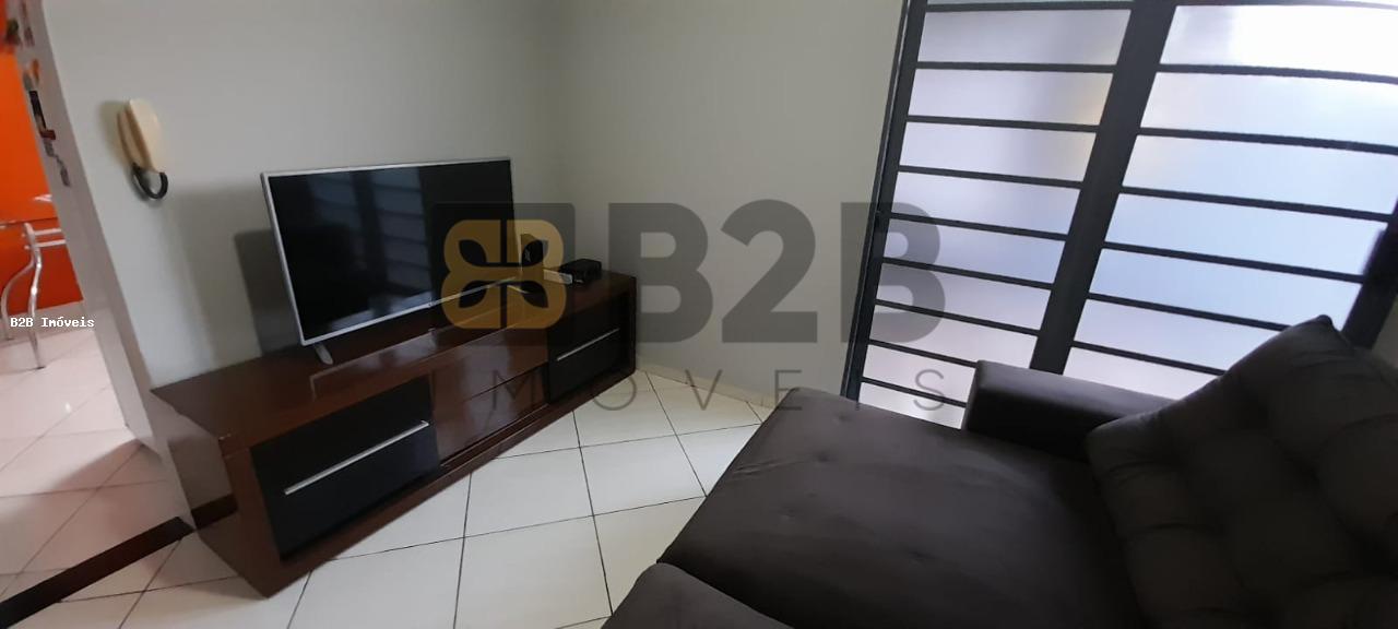 Casa à venda com 3 quartos, 125m² - Foto 1