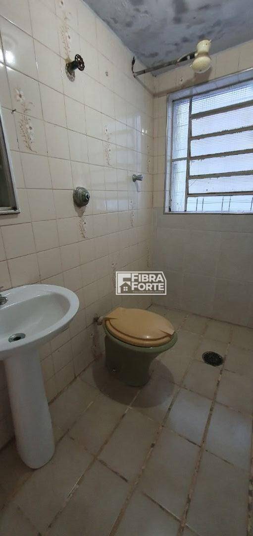 Casa para alugar com 5 quartos, 224m² - Foto 24