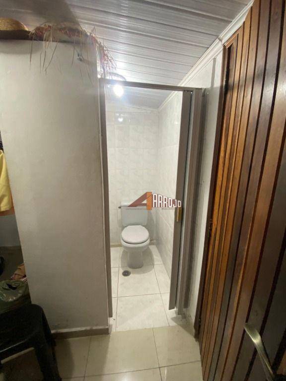 Casa à venda com 2 quartos, 140m² - Foto 8