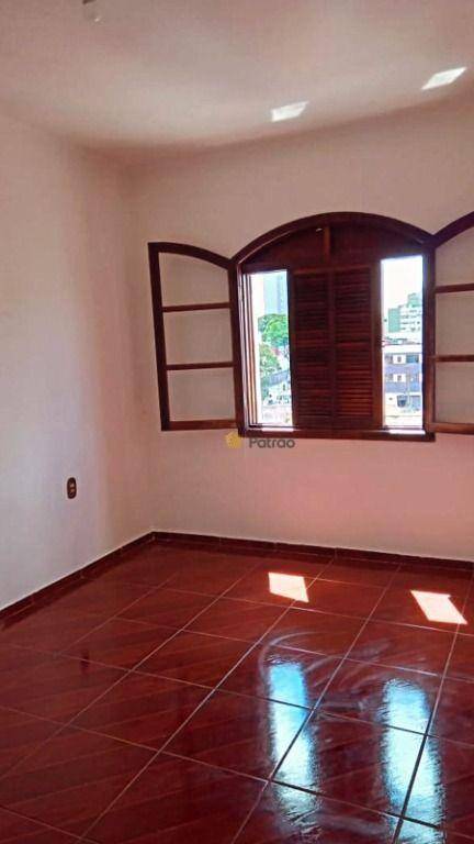 Apartamento à venda com 3 quartos, 97m² - Foto 4