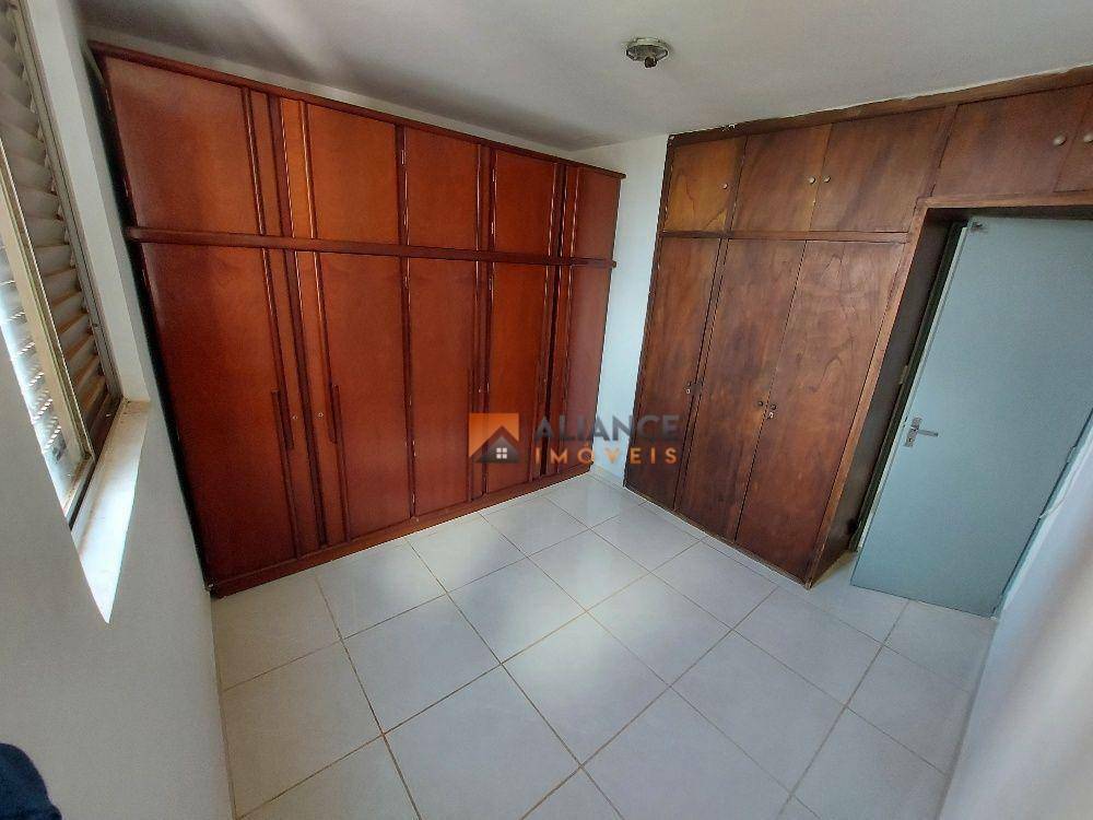 Apartamento para alugar com 2 quartos, 80m² - Foto 12